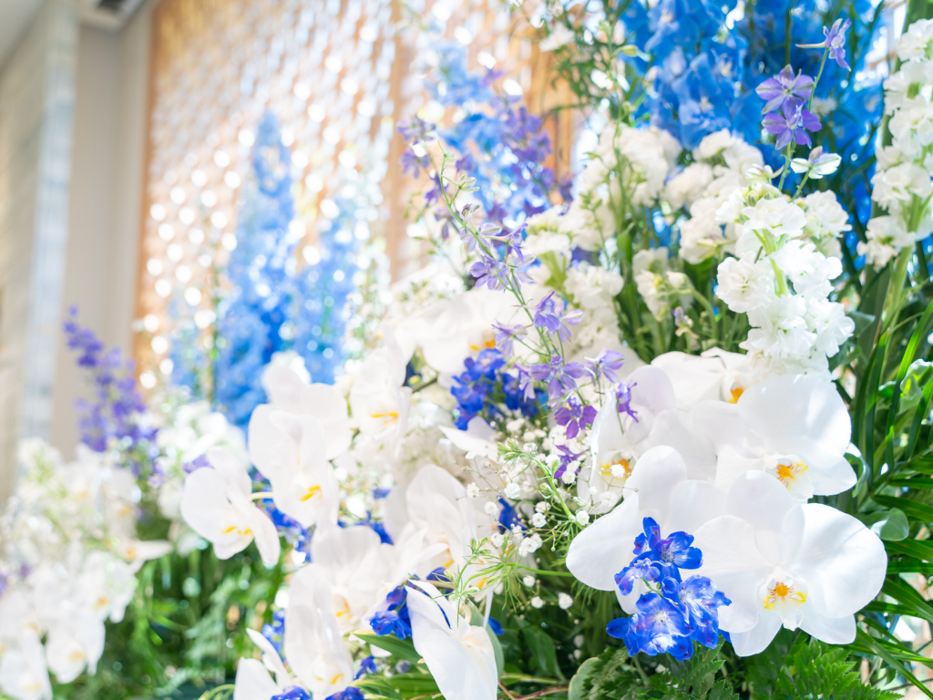 室蘭星光館の祭壇の花の写真